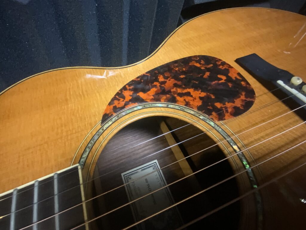 Larrivée OM-09 ― クラシックなオーケストラモデルが奏でる上質なトーン